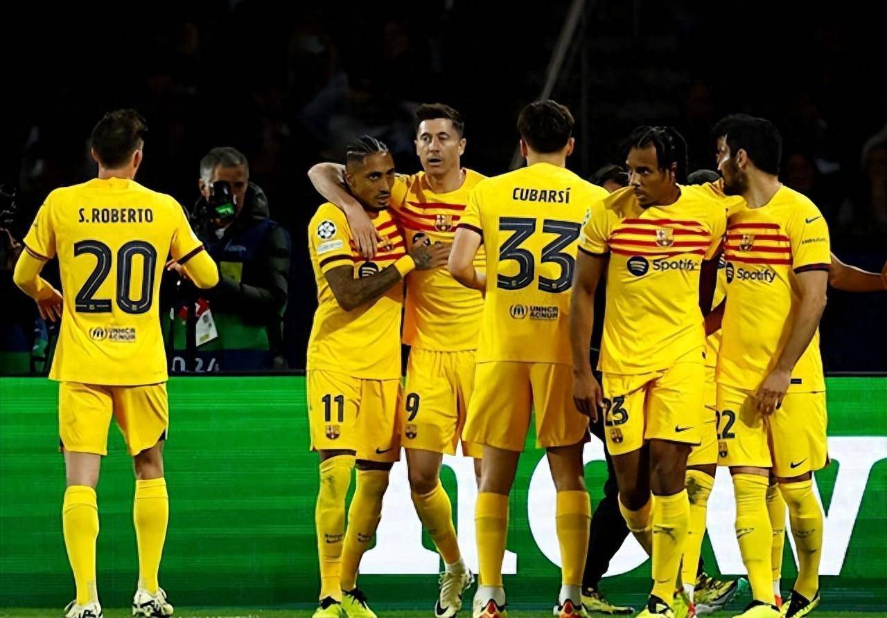 包含莱万多夫斯基爆冷击败日本队，爆冷引爆全场！的词条