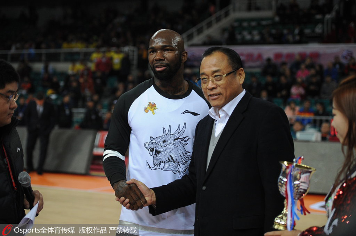 包含世锦赛转会风云：巴塞罗那盯上锋线强援，周琦或成交易筹码的词条